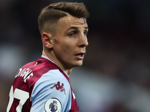 Lucas Digne meyakinkan Boubacar Kamara untuk menerima pinangan dari Aston Villa.