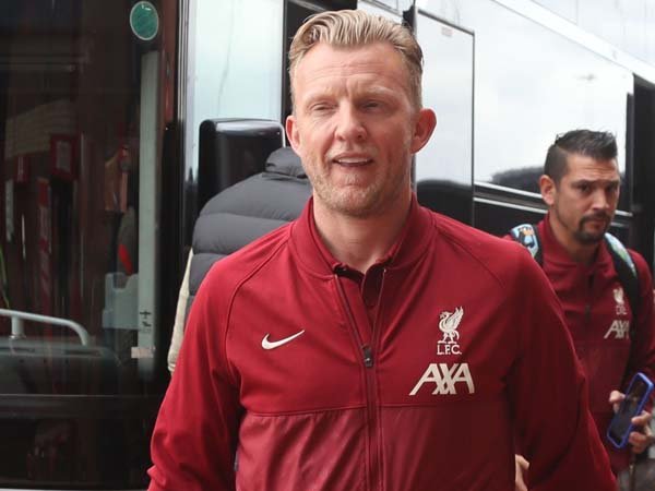 Kuyt Resmi Ditunjuk Sebagai Pelatih Kepala ADO Den Haag