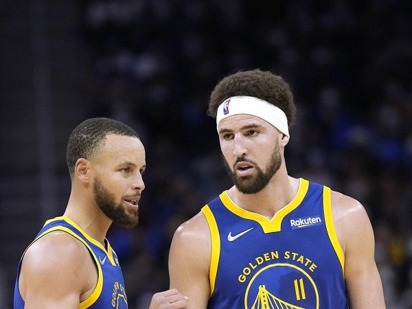 Stephen Curry tak khawatir dengan performa buruk Klay Thompson di Final NBA.
