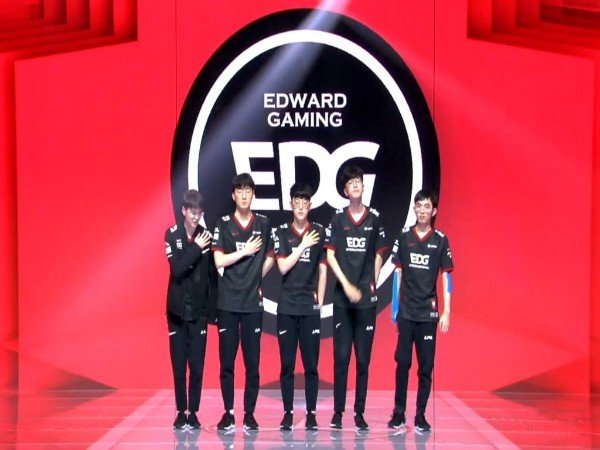 Tekuk FPX, EDward Gaming Buka LPL Summer Split 2022 Dengan Kemenangan