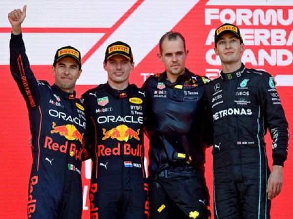 Bos Red Bull Racing, Christian Horner bersama Max Verstappen, Sergio Perez, dan George Russell. (Images: Getty)