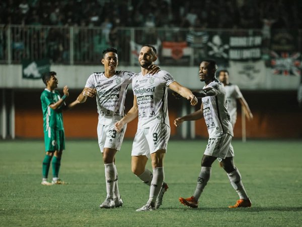Ilija Spasojevic akan coba dimandulkan oleh kapten tim Bhayangkara FC, Indra Kahfi
