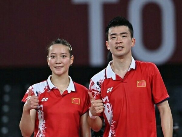 Kalahkan Juara Olimpiade, Zheng/Yaqiong Tembus Final Indonesia Open 2022