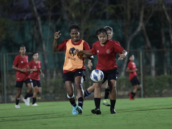 Latihan timnas wanita Indonesia jelang Piala AFF