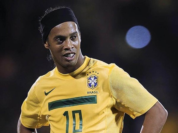 Legenda sepak bola dunia, Ronaldinho perkuat Rans Nusantara FC pada laga trofeo