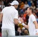 Hasil Wimbledon: Andy Murray Gigit Jari, John Isner Terus Melangkah