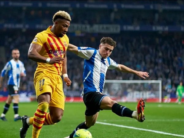 Adama Traore resmi dikembalikan Barcelona. (Images: Getty)