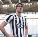 Juventus Umumkan Dusan Vlahovic Ambil Alih Nomor 9, Federico Chiesa Nomor 7