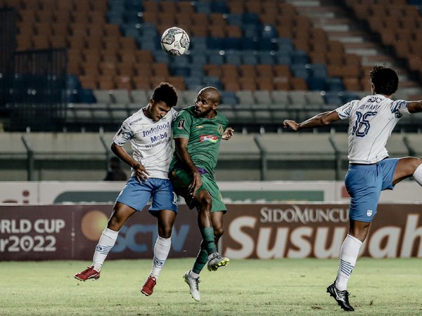 Boaz Solossa sukses mencetak gol debutnya bersama PSS Sleman