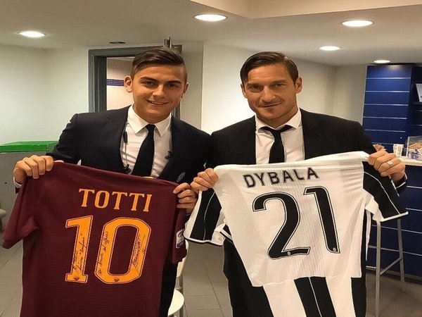 Francesco Totti mengaku kecewa AS Roma batal merekrut Paulo Dybala musim panas ini / via Istimewa