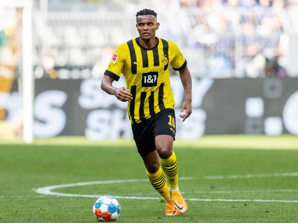 Bek Borussia Dortmund yaitu Manuel Akanji, dilaporkan masuk dalam radar Inter Milan untuk dijadikan sebagai suksesor dari Milan Skriniar / via Getty Images
