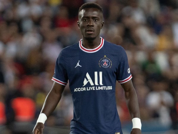 PSG Bersedia Lepas Idrissa Gueye Jika ada yang Tertarik