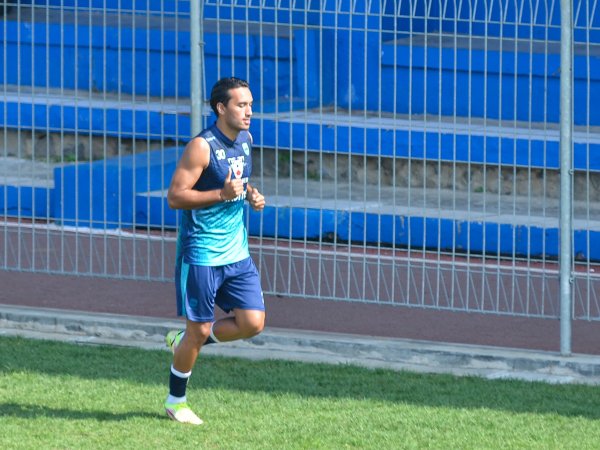 Penyerang Persib, Ezra Walian
