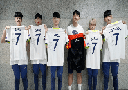 Berjumpa di Korea Selatan, T1 dan Tottenham Hotspur Bertukar Jersey