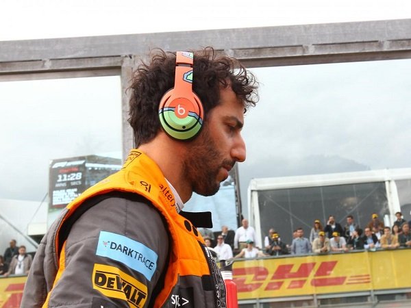 Daniel Ricciardo akan terus bertahan dengan McLaren hingga tahun 2023.