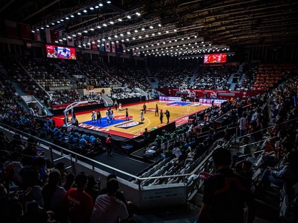 Pecinta basket Tanah Air padati Istora Senayan saat laga FIBA Asia Cup.