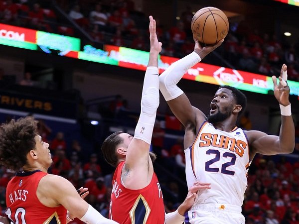 Deandre Ayton bakal terus berseragam Phoenix Suns hingga 4 tahun ke depan.