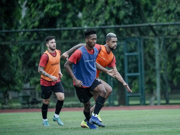 Aji Santoso tak ingin pemain Persebaya Surabaya gugup