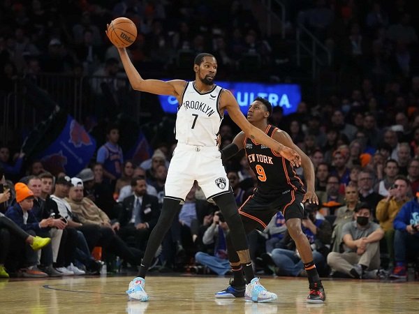 Brooklyn Nets masih coba bujuk Kevin Durant agar tak jadi hengkang.