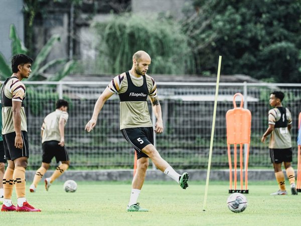 Pemain asing Dewa United FC, Risto Mitrevksi optimistis tatap Derby Tangerang
