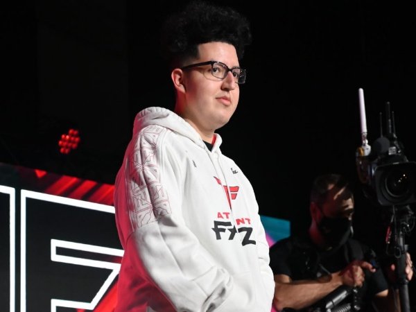 Cellium Dinobatkan Sebagai MVP Call of Duty League 2022