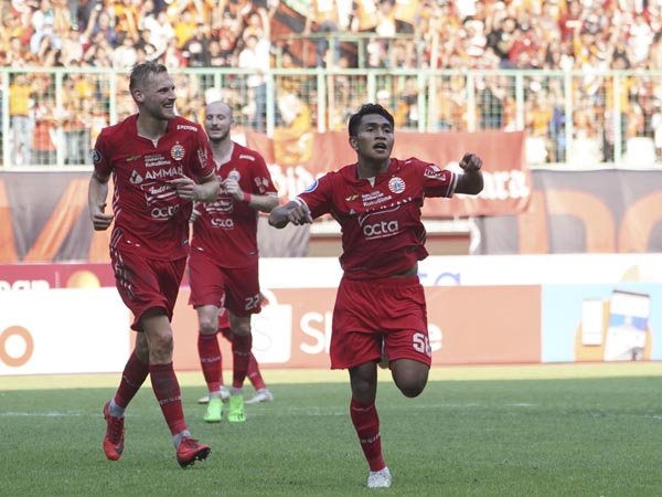 Frengky Missa merayakan gol debutnya bersama Persija Jakarta