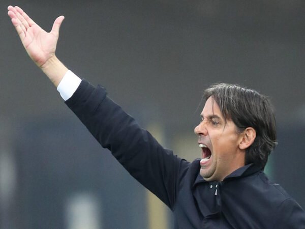 Simone Inzaghi mengkritik penampilan Inter Milan yang harus menang susah payah atas Lecce di laga pembuka Serie A 2022/23 / via Getty Images