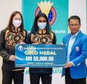 Pearly/Thinaah Terima Bonus Medali Emas Commonwealth Games