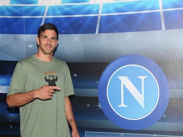 Napoli resmi mengumumkan kedatangan Giovanni Simeone dari Hellas Verona pada hari ini (18/8) / via SSC Napoli Official