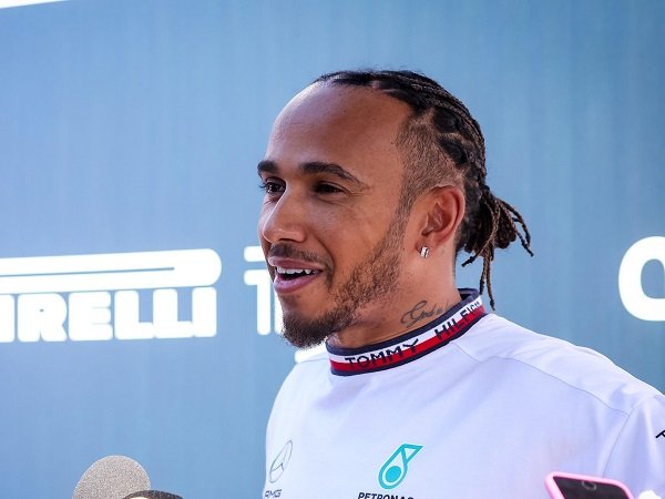 Lewis Hamilton ambil sisi positif dari balapan di Zandvoort.