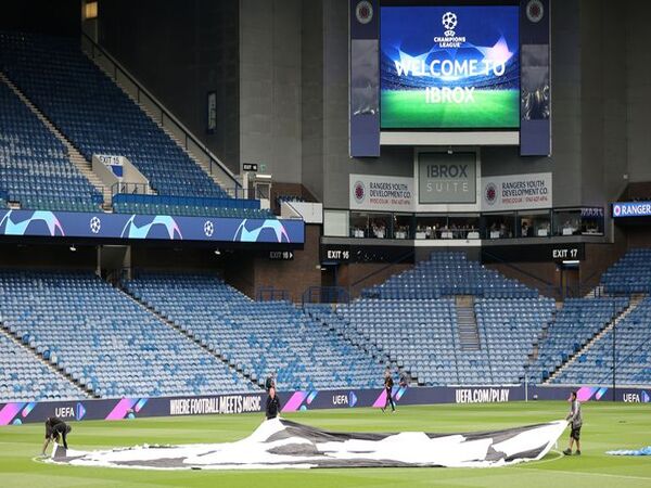 Laga Glasgow Rangers vs Napoli di matchday kedua Liga Champions harus mundur sehari, menyusul masih berkabungnya negara Skotlandia pasca wafatnya Ratu Elizabeth / via Getty Images