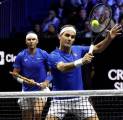 Usai Terayun Untuk Terakhir, Raket Roger Federer Terjatuh Dalam Kesunyian