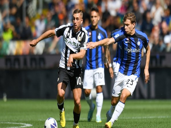 Pemain sayap Udinese yaitu Gerard Deulofeu, memandang bahwa Inter Milan masih menjadi penantang Scudetto untuk musim ini / via Getty Images