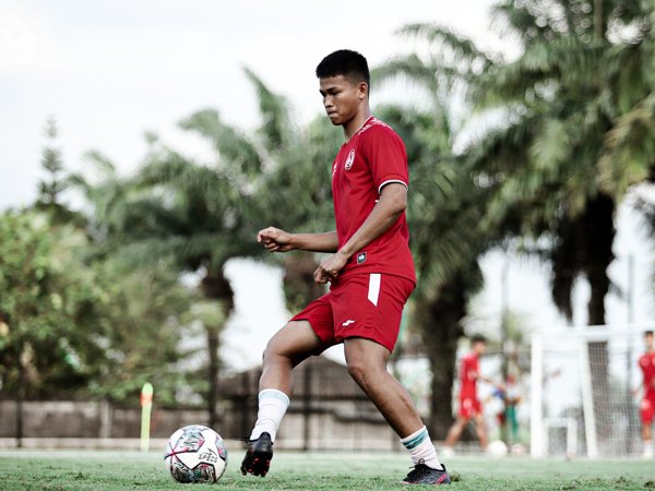 Penyerang timnas Indonesia U-20, Hokky Caraka berlatih kembali bersama PSS Sleman