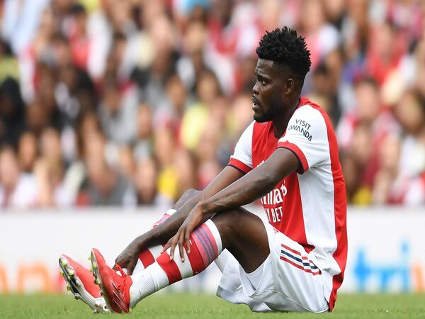 Arsenal diprediksi oleh mantan pemainnya akan kesulitan meladeni Tottenham Hotspur, apabila tidak bisa menurunkan gelandang Thomas Partey / via Getty Images