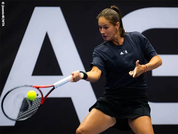 Daria Kasatkina defeats Emma Raducanu in Ostrava