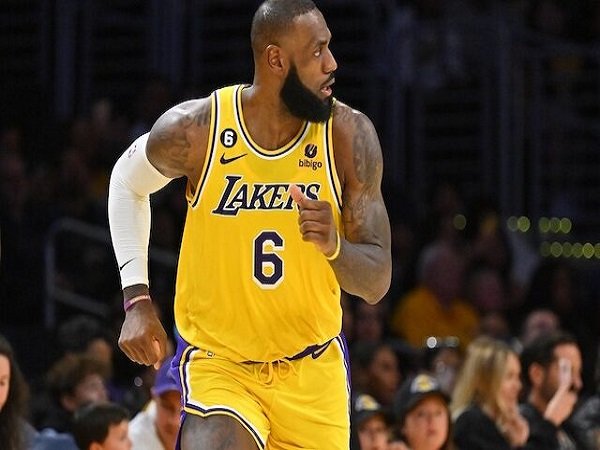 Megabintang Los Angeles Lakers, LeBron James