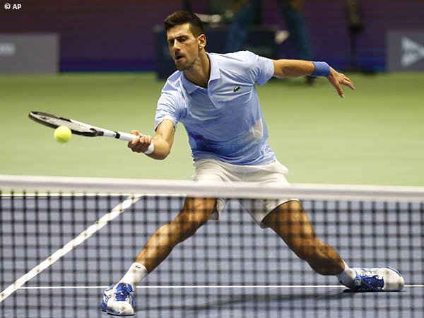 Daniil Medvedev cedera, Novak Djokovic melangkah ke final di Astana