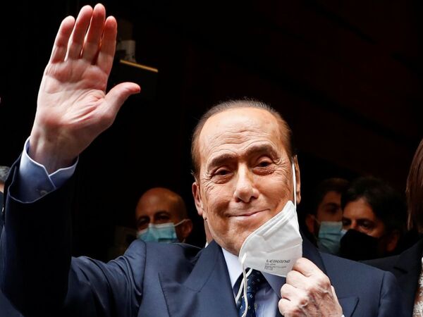 Silvio Berlusconi disebut akan hadir langsung ke Stadion San Siro, saat tim yang dipimpinnya yaitu AC Monza bertanding melawan AC Milan besok (22/10) / via AFP