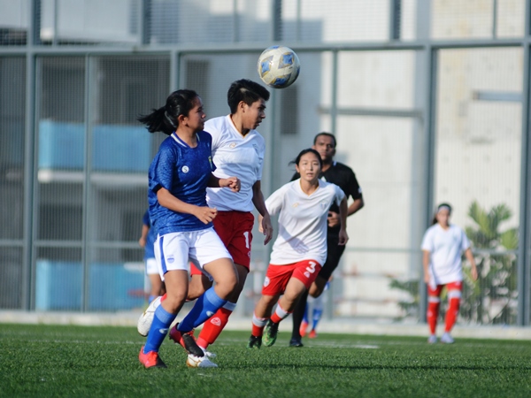 Akademi Persib Putri ketika berkompetisi di Singapura (foto: Persib Official)