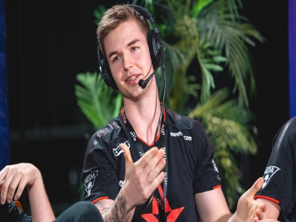 dev1ce Resmi Kembali ke Astralis Pasca Musim yang Mengecewakan di NiP