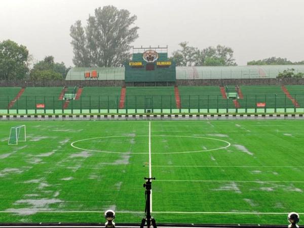 Hujan deras mengguyur Stadion Siliwangi dan membuat agenda latihan Persib batal