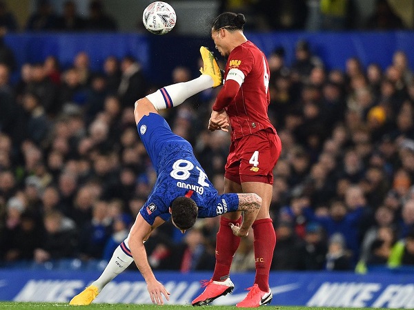 Olivier Giroud dan Virgil van Dijk