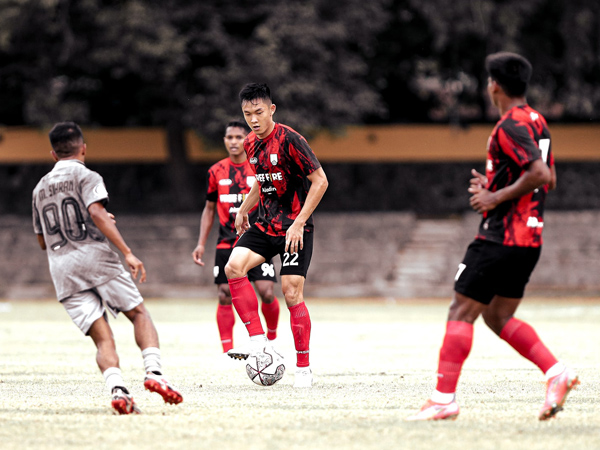 Laga uji coba Persis Solo kontra Borneo FC di masa penghentian Liga 1