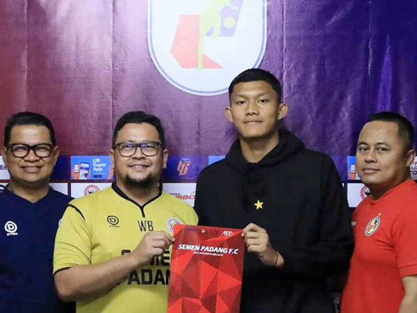 Kiper timnas Indonesia U-17, Ikram Algiffari resmi dikontrak Semen Padang FC