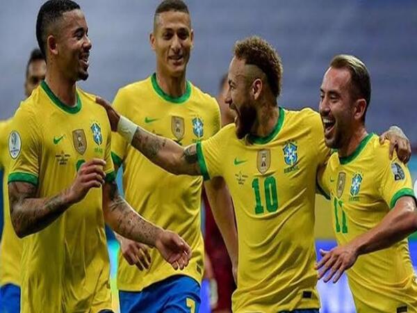 Pelatih Timnas Brasil yaitu Tite, telah merilis daftar 26 pemain yang akan berlaga pada ajang Piala Dunia 2022 / via Reuters