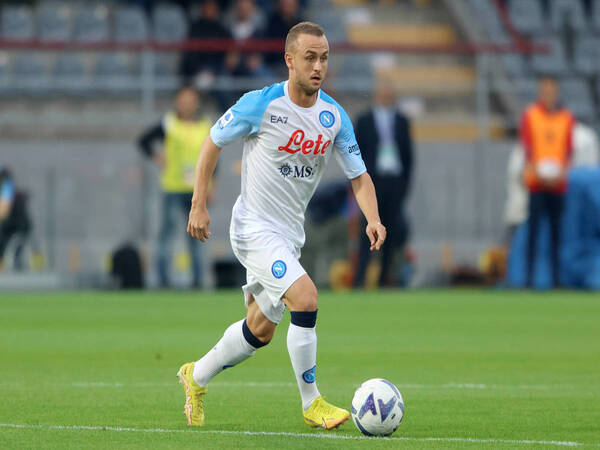 Napoli dikabarkan sepakat untuk memperpanjang kontrak Stanislav Lobotka hingga Juni 2027 / via Getty Images