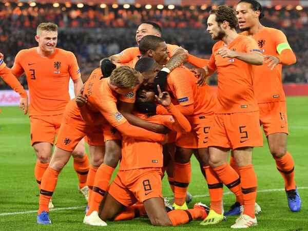 Pelatih Louis van Gaal resmi mengumumkan daftar 26 pemain Timnas Belanda yang akan berlaga pada Piala Dunia 2022 / via Getty Images