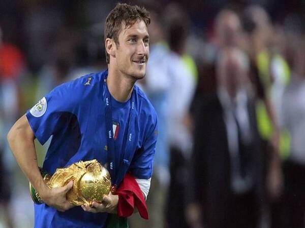 Francesco Totti menyebut Piala Dunia 2022 akan sedikit hambar lantaran ketiadaan Timnas Italia di daftar 32 negara peserta / via Reuters