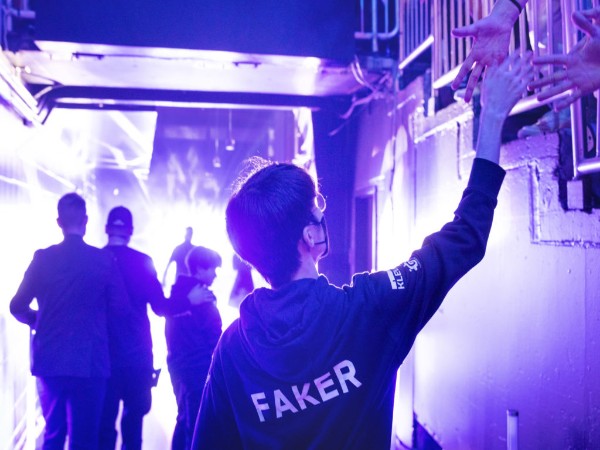 Isu Transfer League of Legends: Faker Pertimbangkan Tawaran Main di LCS